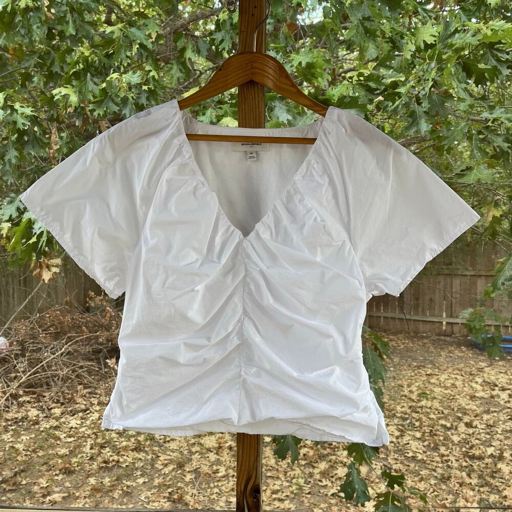 Banana Republic Women's White Fitted Poplin Top Size 10